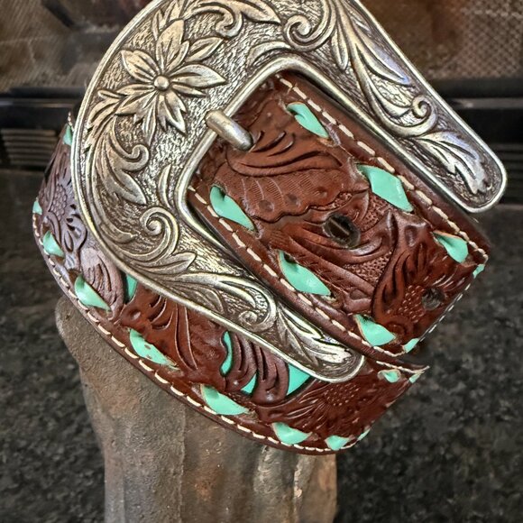 Woman's Western Belt with tooled Leather and Turquoise inlay Size 30 - Picture 16 of 17